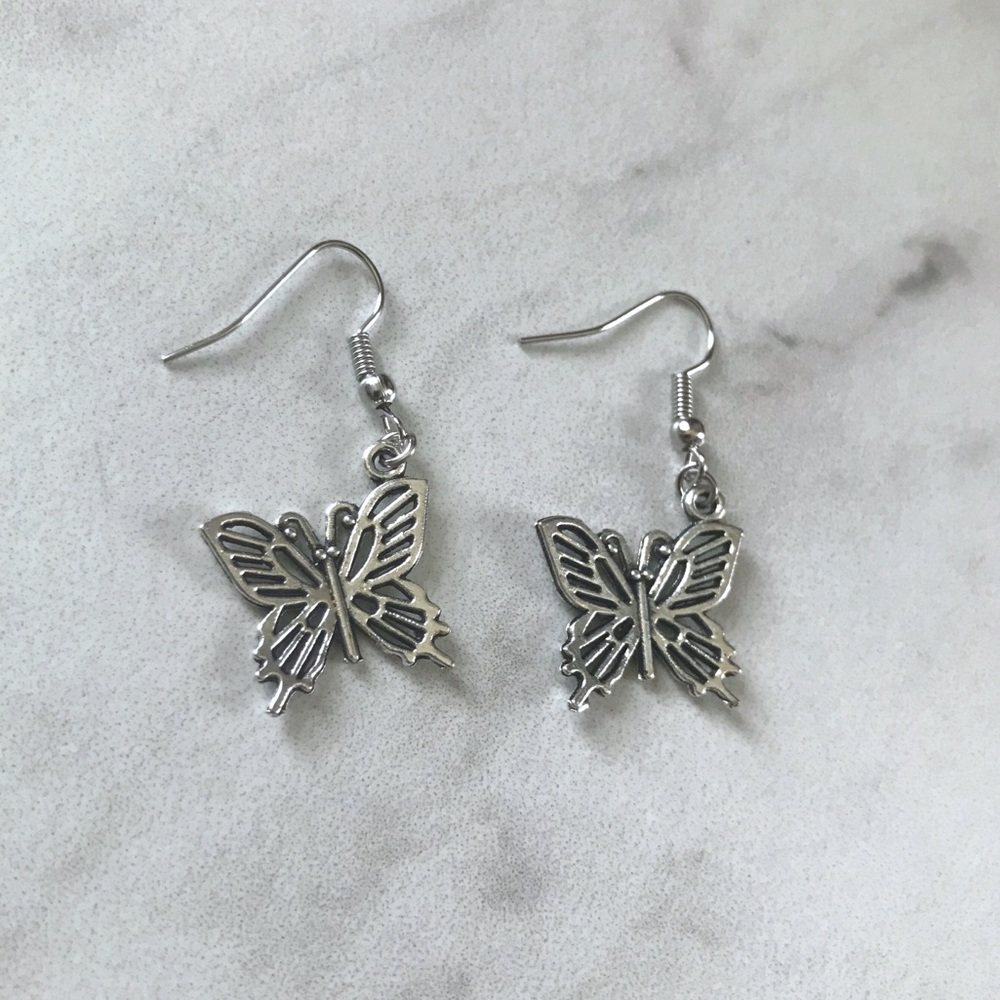 🐛Silver butterfly earrings